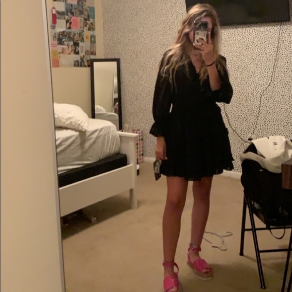 Meet your Posher, Alexia - Picture 1 of 1